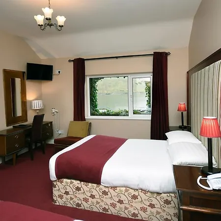At Leenane Hotel